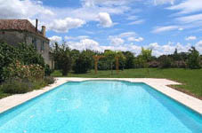 pool with roman steps